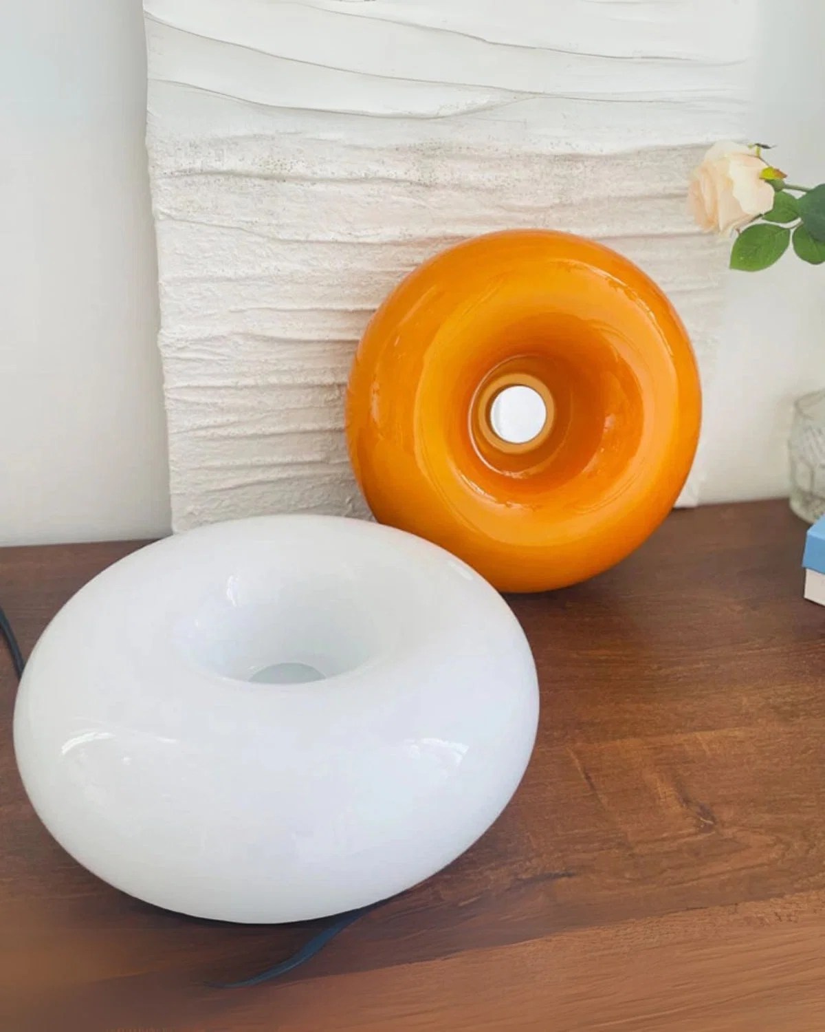 round-donut-table-lamp-led-orange-white-30cm-41191695_6.jpg